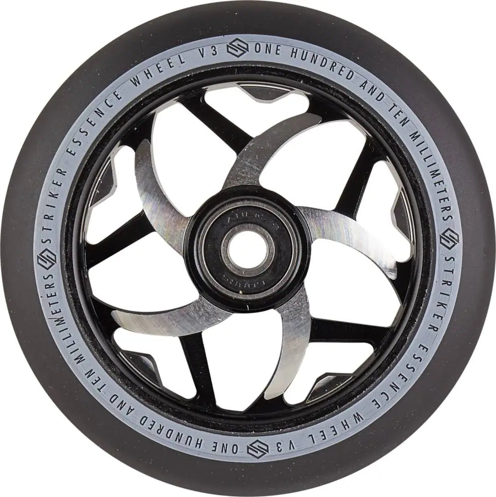 Striker Essence Wheel V3 White PU - Black