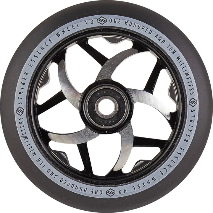 Striker Essence Wheel V3 White PU - Black