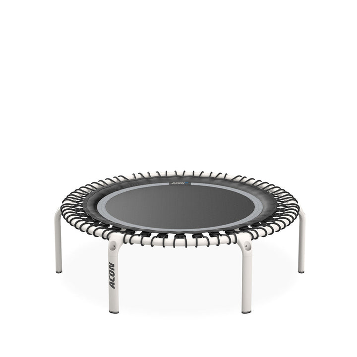 Weißes ACON FIT 1,12m rundes Trampolin mit weißem Boden