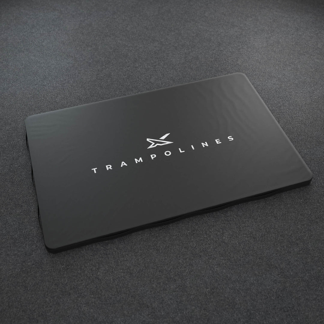 Die Acon Crash Matte aus der Nähe, Detail des Logo-Designs