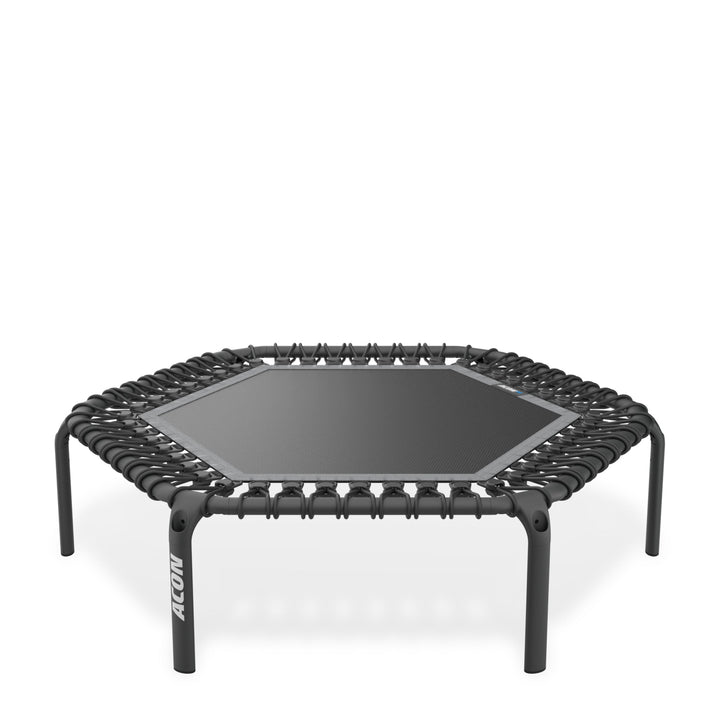 Schwarzes ACON FIT 1,41m Trampolin Hexagon mit weißem Hintergrund.