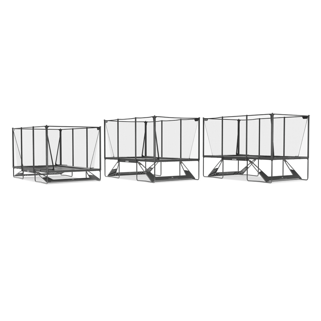 Drei Acon X Trampoline, die mit dem ACON X Zubehör-Set zur Höhenregulierung auf unterschiedlichen Höhen installiert wurden.