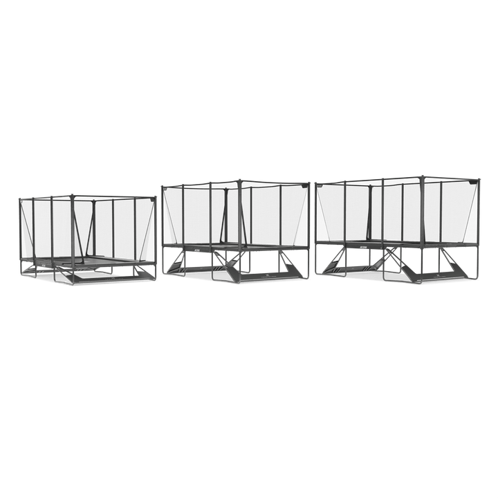 Drei Acon X Trampoline, die mit dem ACON X Zubehör-Set zur Höhenregulierung auf unterschiedlichen Höhen installiert wurden.