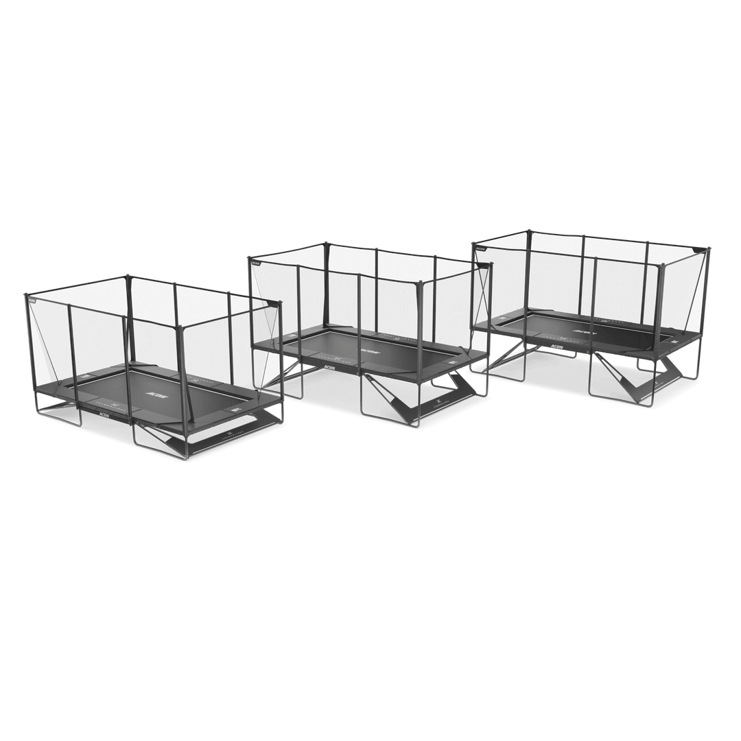 Drei Acon X Trampoline, die mit dem ACON X Zubehör-Set zur Höhenregulierung in verschiedenen Höhen installiert wurden, von oben gesehen.