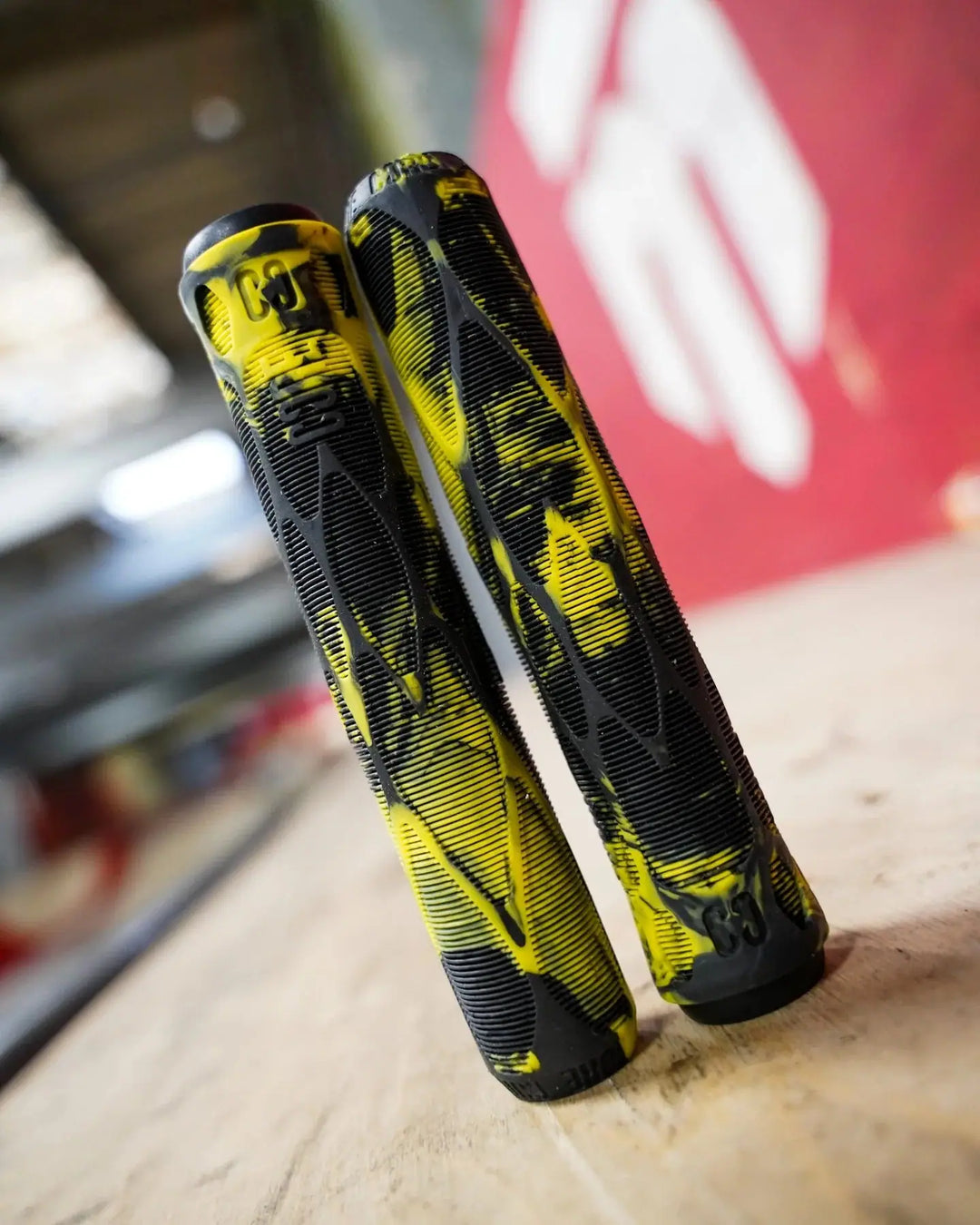 Core Stunt Scooter Griffe wasp