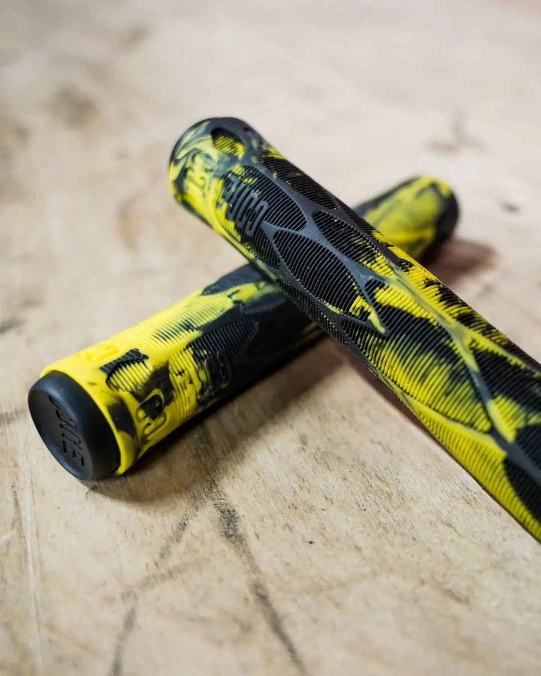 Core Stunt Scooter Griffe wasp