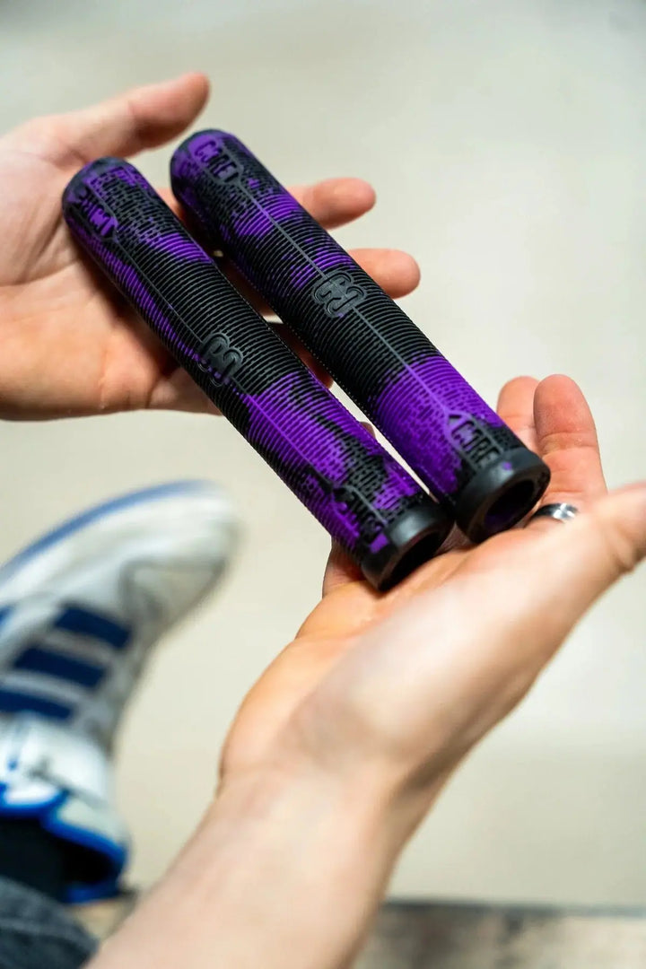 Core Stunt Scooter Griffe fuchsia