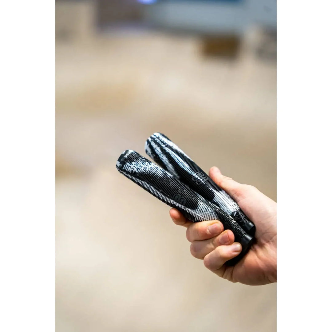 Core Scooter Handlebar Grips Skinny Boy slate white/black – Griffe, Ansicht 4