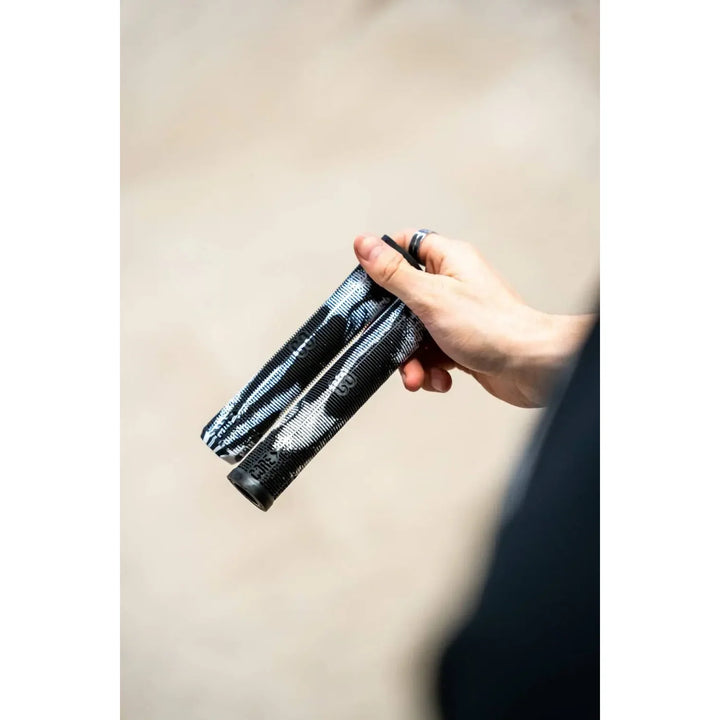 Core Scooter Handlebar Grips Skinny Boy slate white/black – Griffe, Ansicht 5