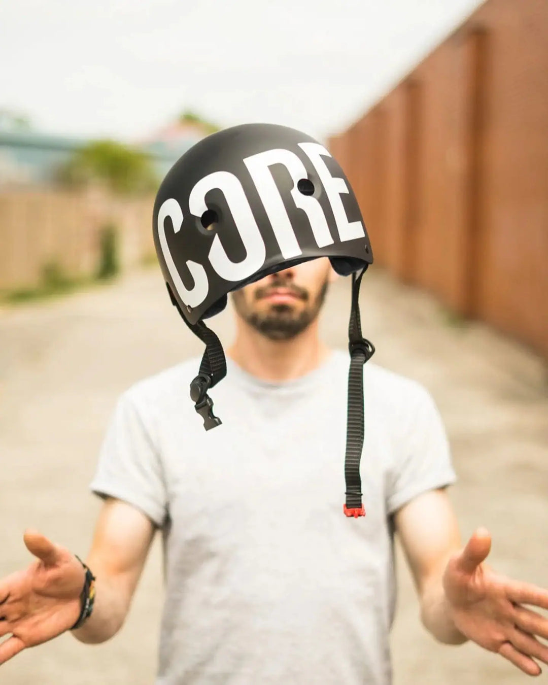 Core Street Helm black/white